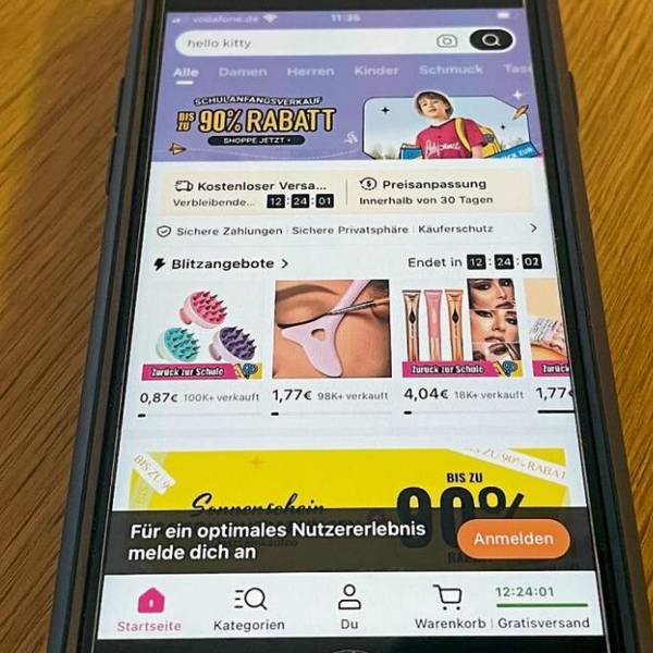 Ein Handy zeigt die Temu-App