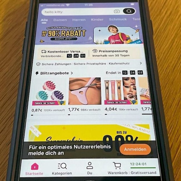 Ein Handy zeigt die Temu-App