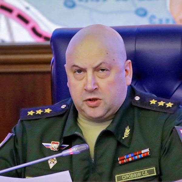 Der damalige Kommandeur der russischen Streitkräfte in Syrien, Generaloberst Sergej Surowikin, spricht bei einem Briefing in Verteidigungsministerium in Moskau. (Archivbild)
