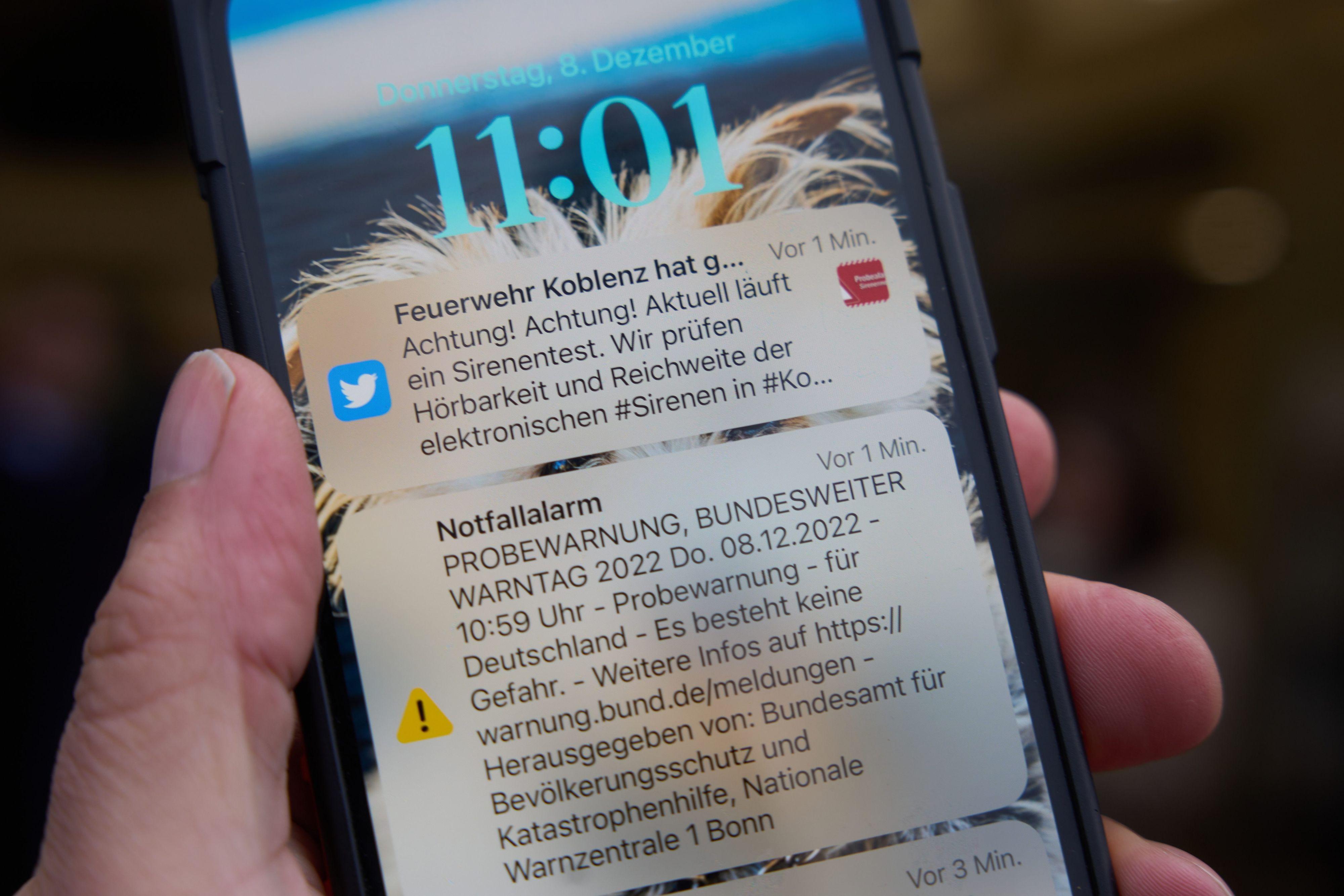 Ein halbes Jahr Cell Broadcast: Schon 39 Warnungen in NRW - Rundschau ...