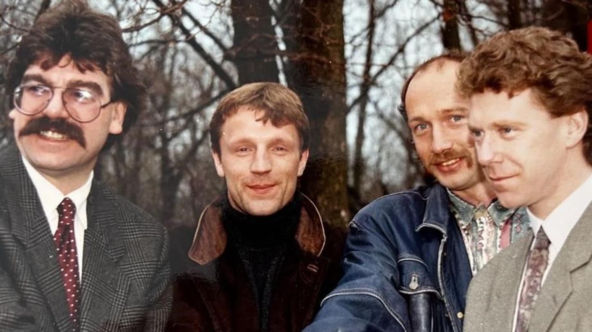 Winfried Pütz (links) mit seinen ehemaligen Spielern Armin Görgens, Günter Hutwelker und Tony Woodcock in den neunziger Jahren.