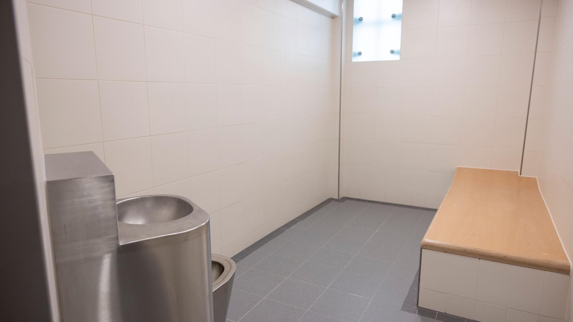 Neue Stadionwache der Polizei im RheinEnergie Stadion