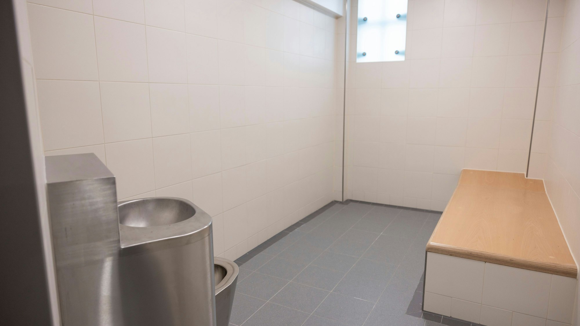 Neue Stadionwache der Polizei im RheinEnergie Stadion