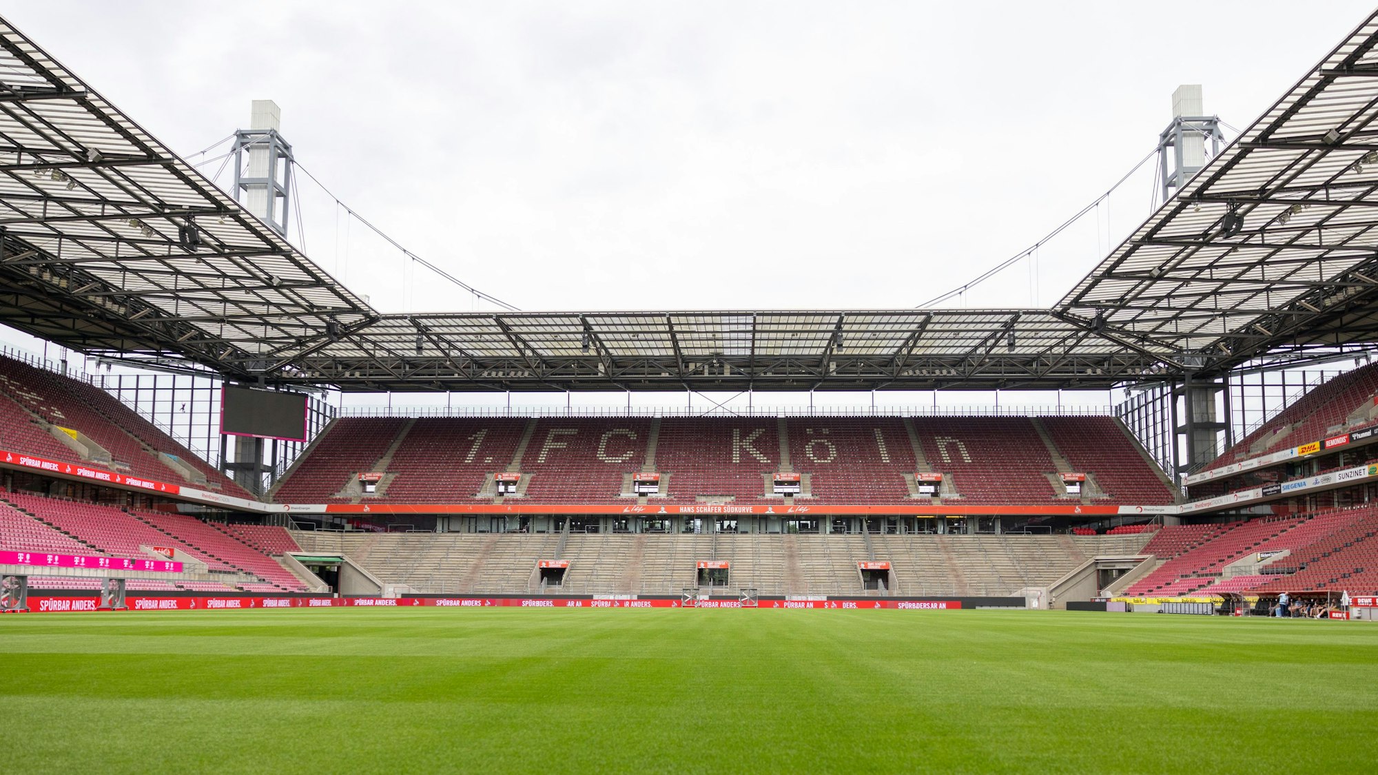 Das Rheinenergie-Stadion, Heimat des 1. FC Köln, erhält ein Notentwässerungssystem zum Schutz vor Starkregen.