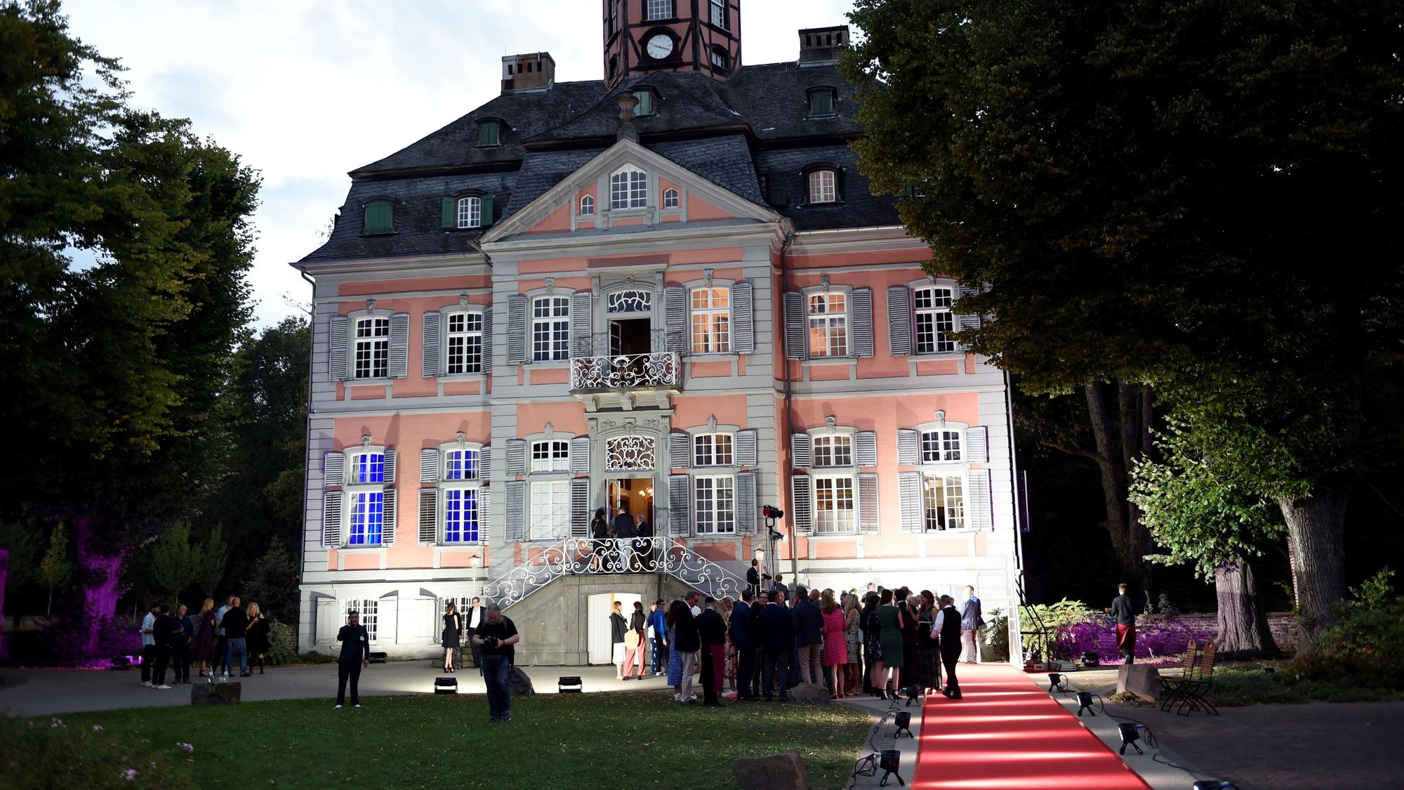 Der Emmy in Köln: Die Jurysitzung und der Emmy-Cocktail steigt am Donnerstagabend im Schloss Arff.