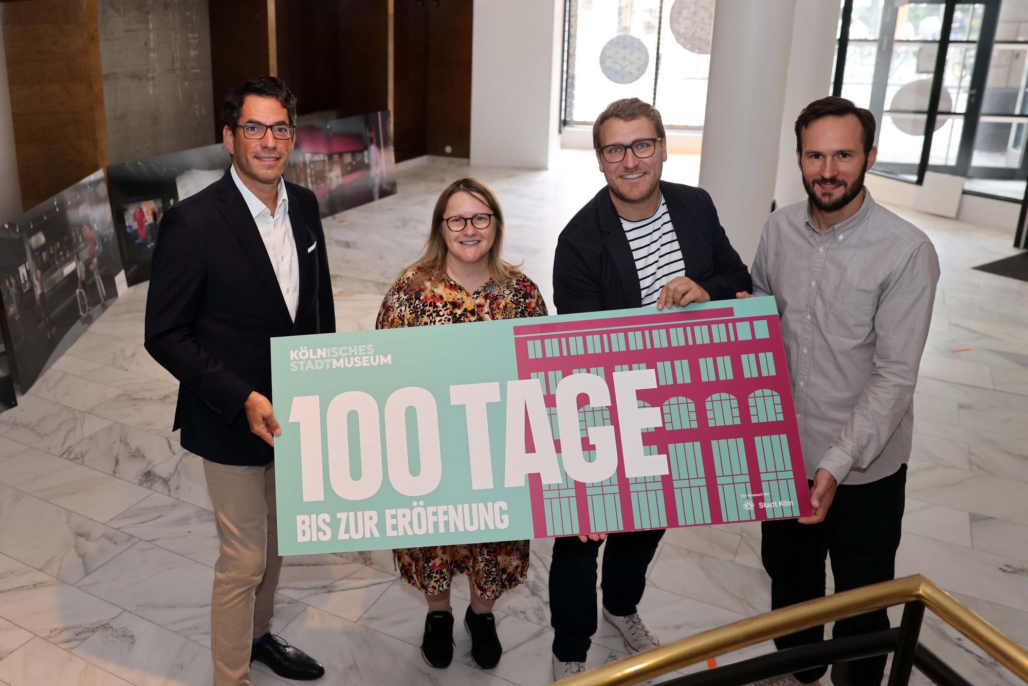 Turadj Zarinfar, Silvia Rückert, Stefan Lewejohann und Sascha Pries (v.l.) vom Stadtmuseum Köln freuen sich auf die Eröffnung am 2. Dezember.