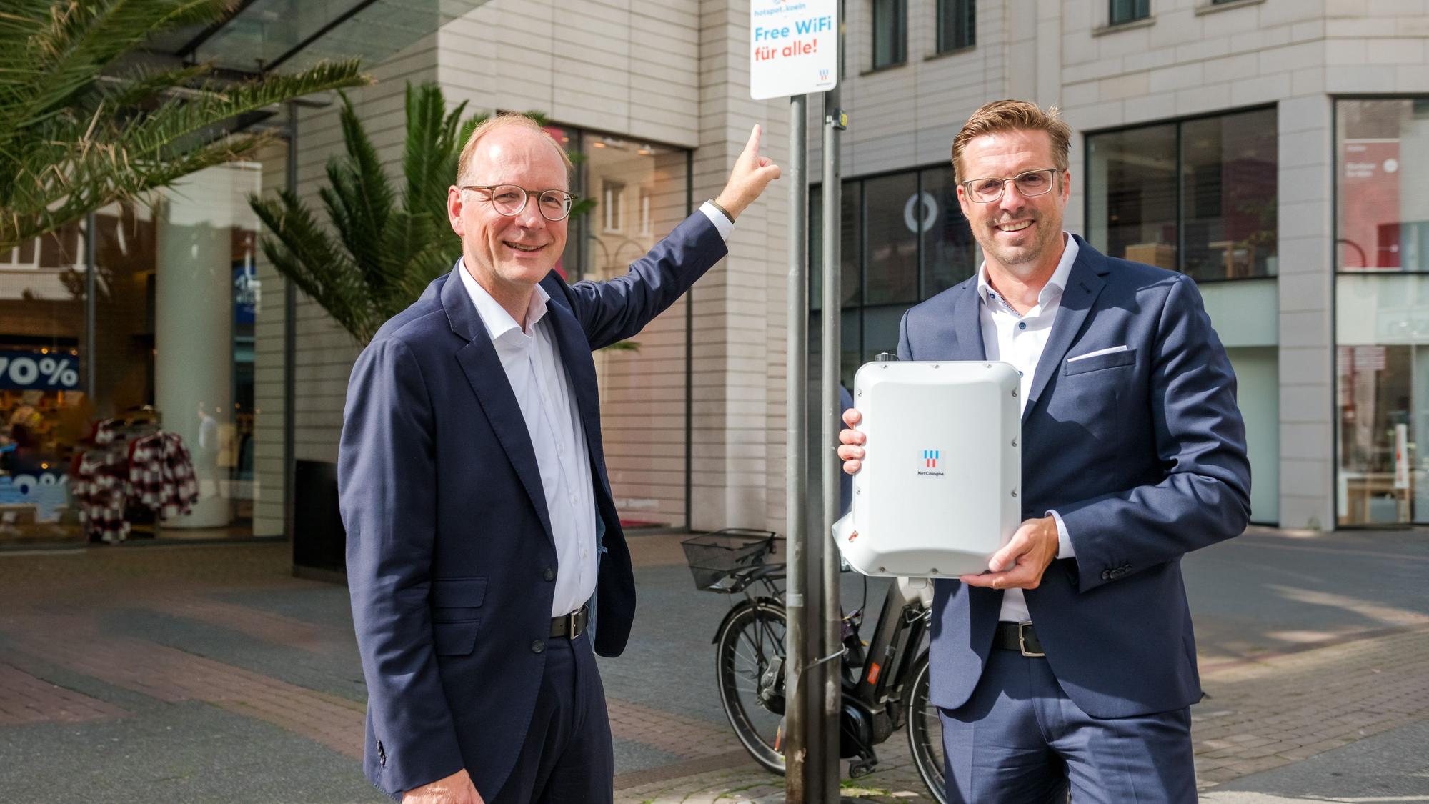 Vernetzt: Timo von Lepel (Netcologne) und Dezernent Andree Haack.