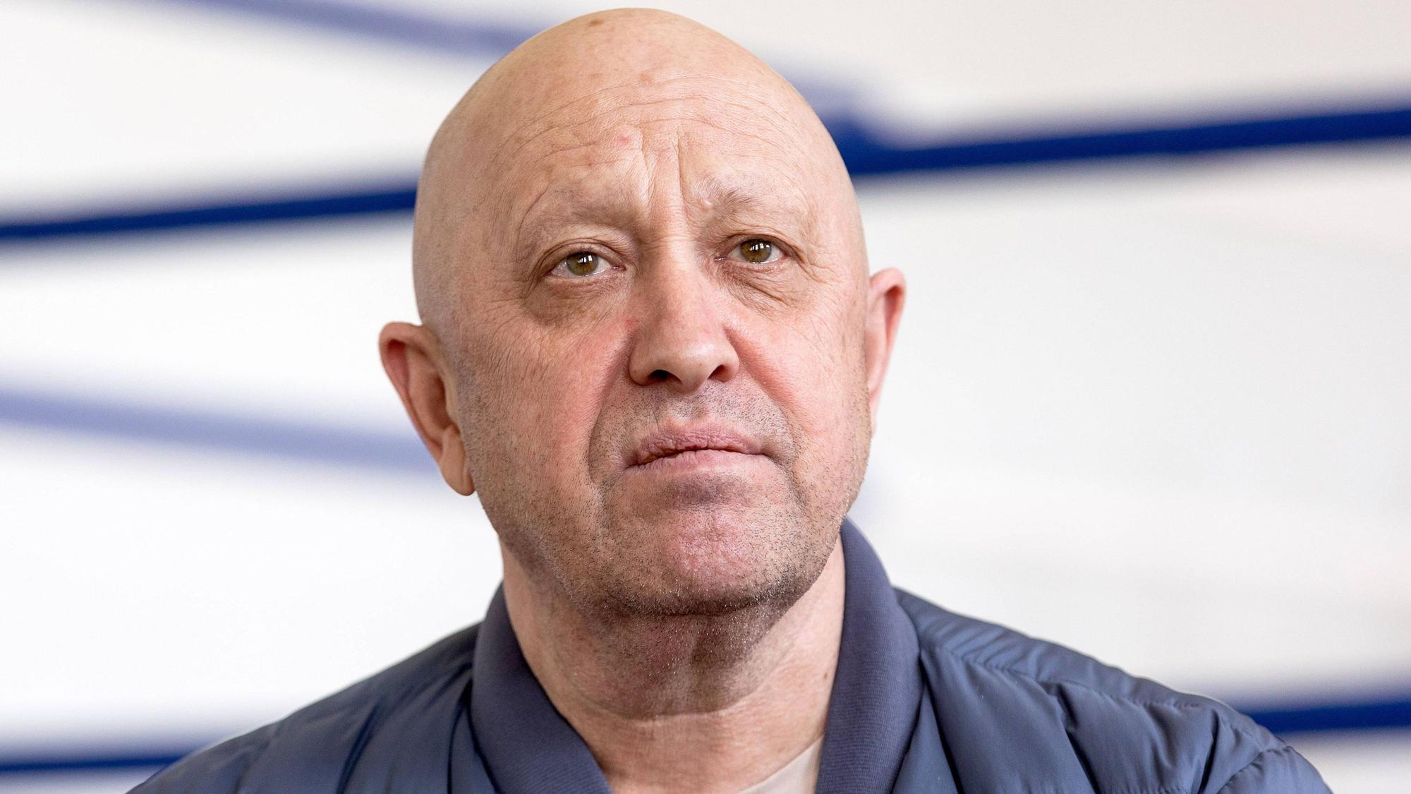 Jewgeni Prigoschin, Chef der Wagner-Gruppe, ist mutmaßlich bei einem Flugzeugabsturz ums Leben gekommen. Der Söldneranführer hat in der Vergangenheit offenbar Maßnahmen ergriffen, damit genau das nicht passiert.