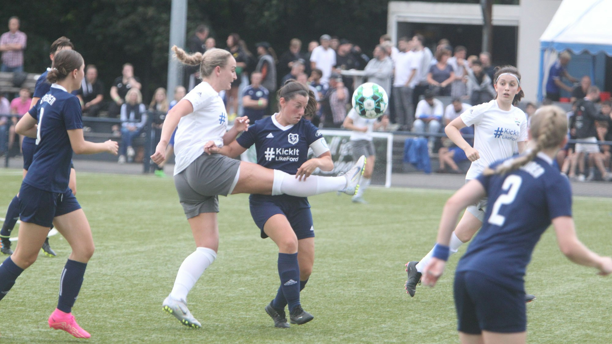 Sofie Thiel (links) und Victoria Binot.