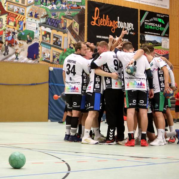 HSG Siebengebirge mit Trainer Lars Degenhardt (links)