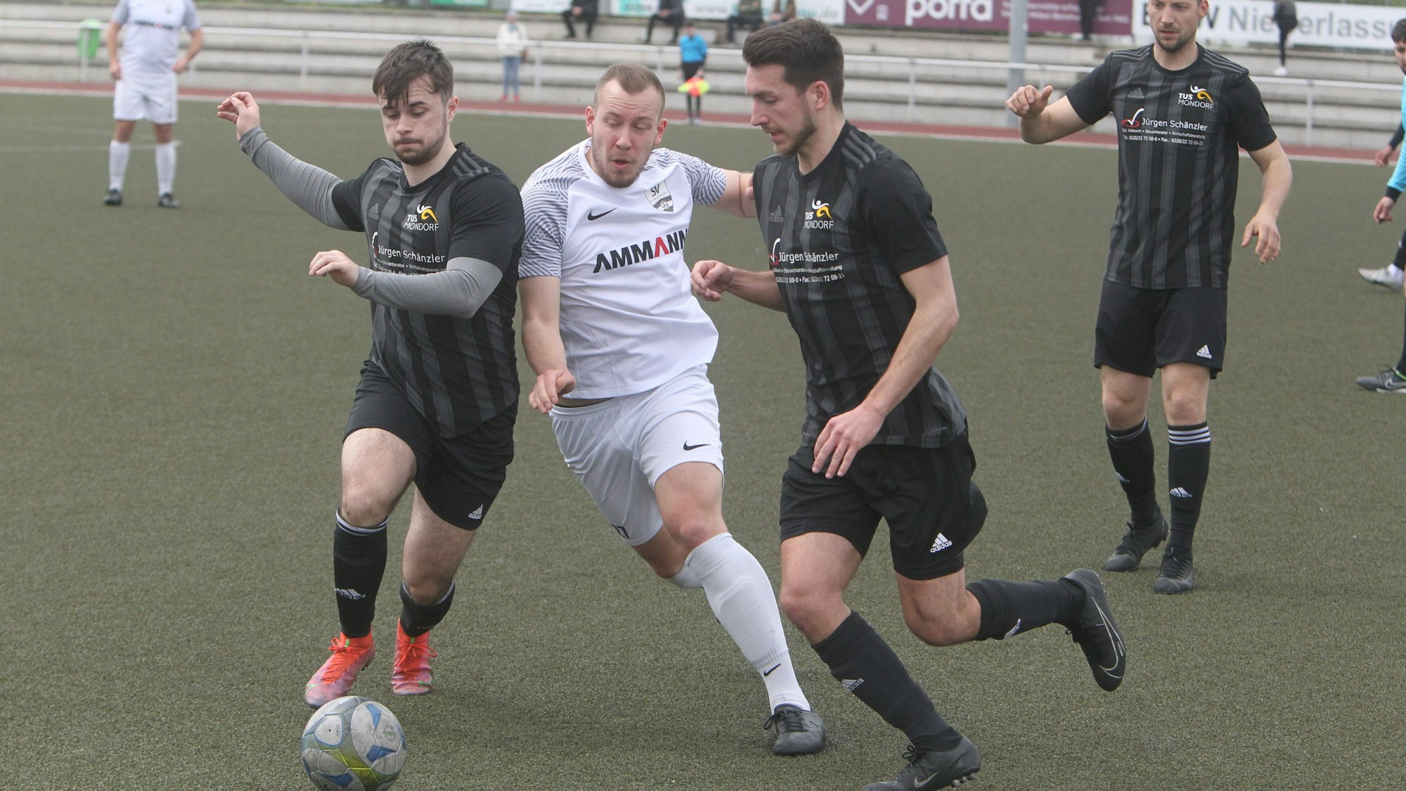 Robin Rieger (Mitte)