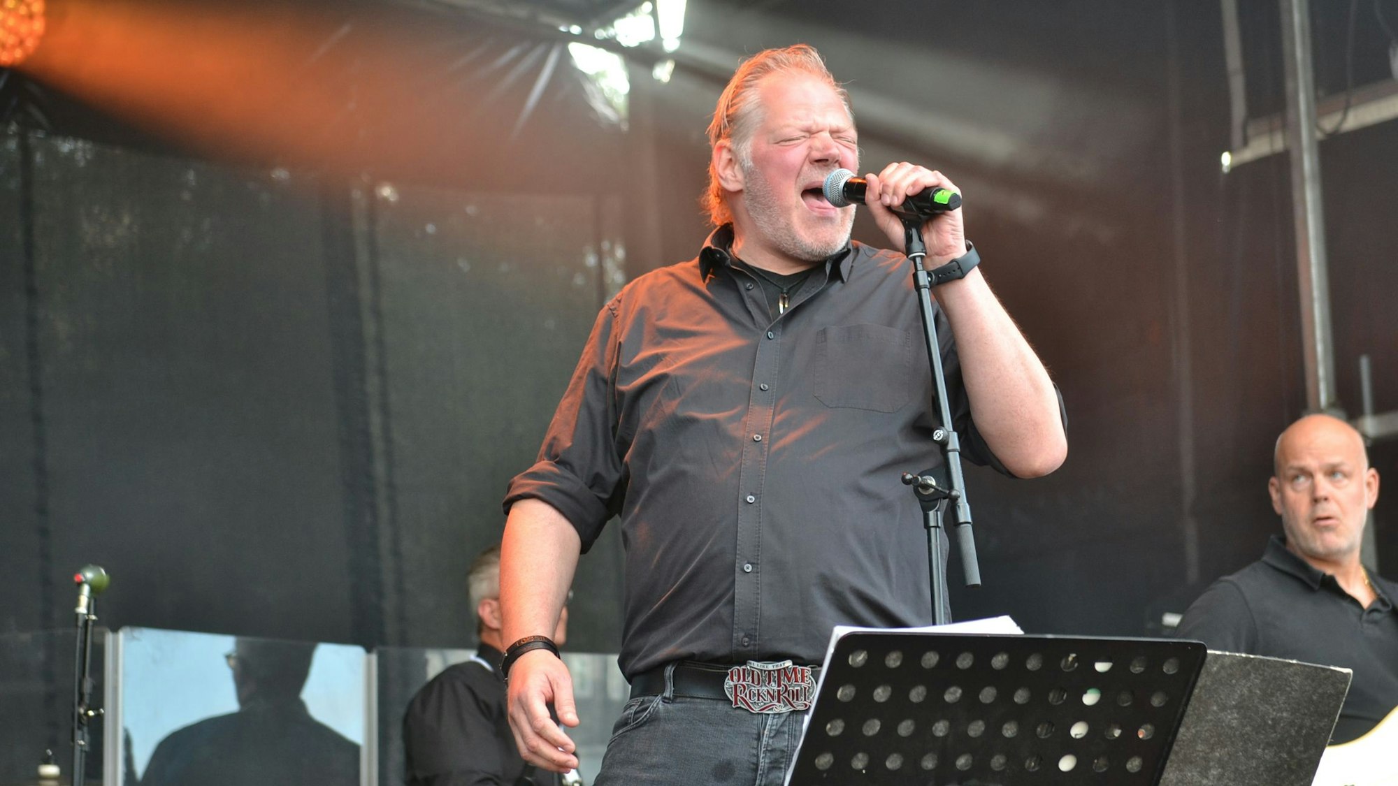 Das Bild zeigt Sänger Patrick Rothopf.