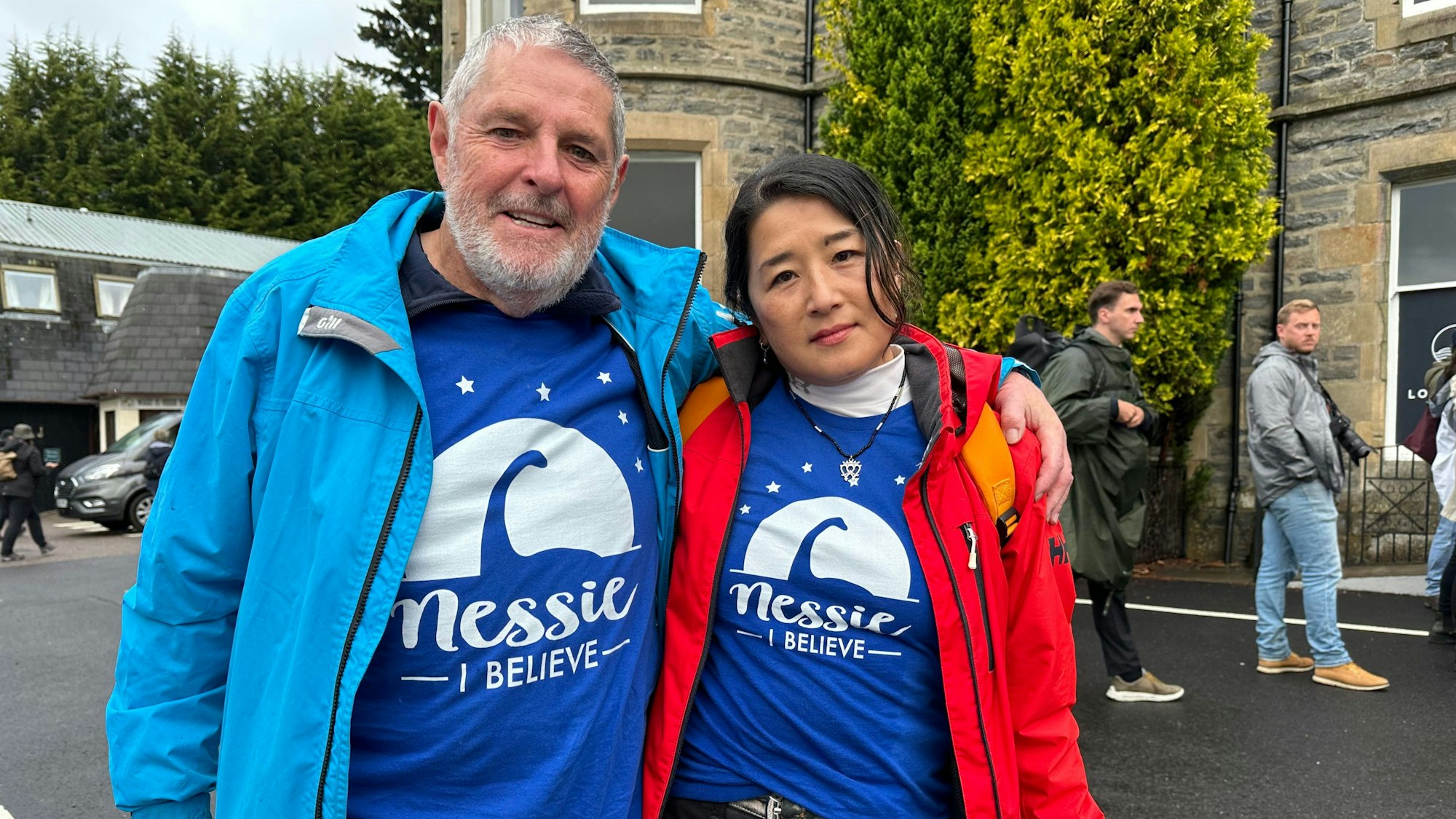 Scott Kelly und Chie Kelly-Kano sind sicher, dass Nessie existiert.