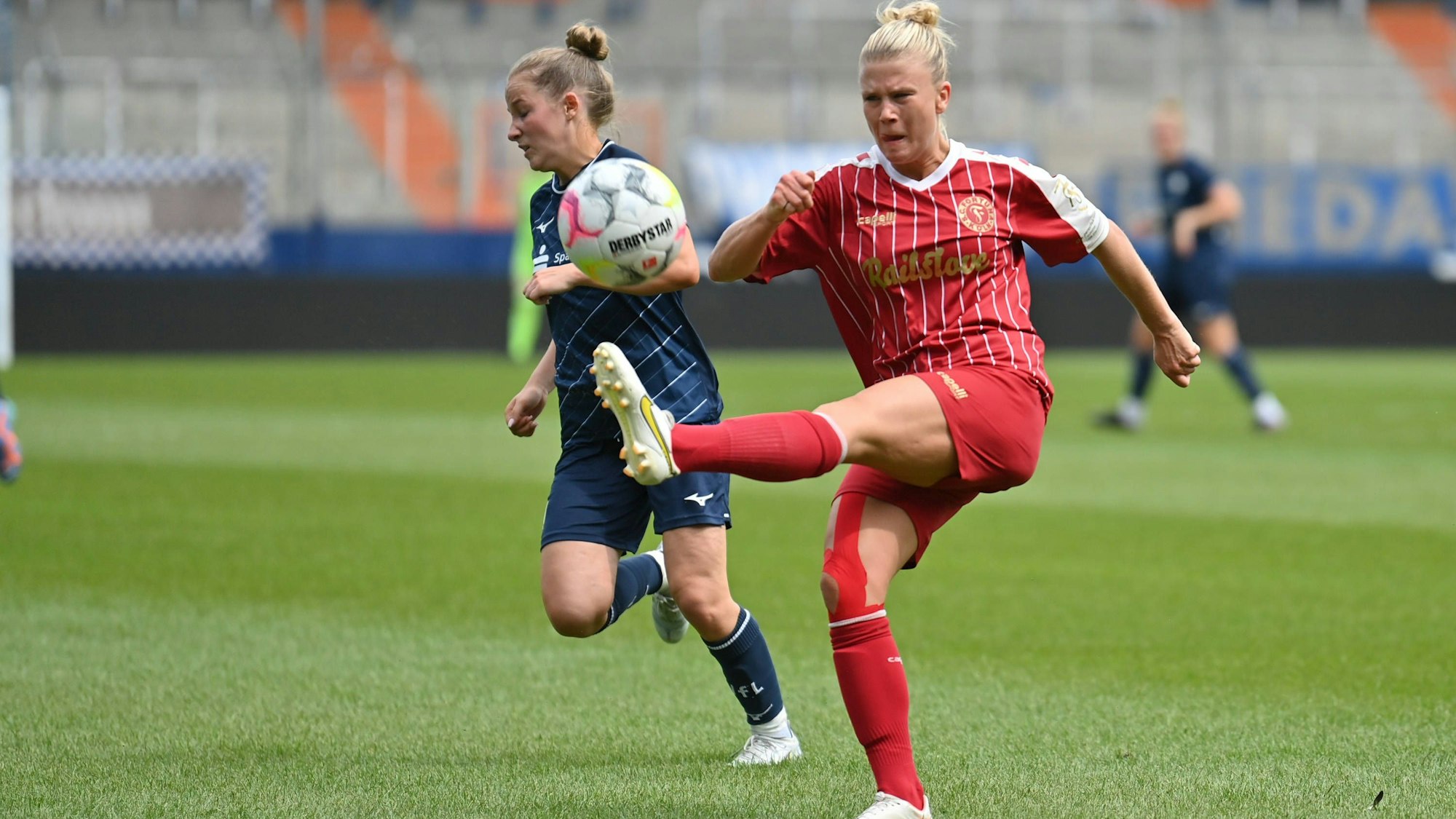 Annika Boden Fortuna Köln, 3 klärt den Ball, 13.08.2023, Bochum Deutschland, Fussball, DFB Pokal der Frauen Runde 1 - VFL Bochum - Fortuna Köln, DFB/DFL REGULATIONS PROHIBIT ANY USE OF PHOTOGRAPHS AS IMAGE SEQUENCES AND/OR QUASI-VIDEO. *** Annika Boden Fortuna Cologne, 3 clears the ball, 13 08 2023, Bochum Germany , Football, DFB Cup Womens Round 1 VFL Bochum Fortuna Cologne, DFB DFL REGULATES PROHIBIT ANY USE OF PHOTOGRAPHS AS IMAGE SEQUENCES AND OR QUASI VIDEO xmkx