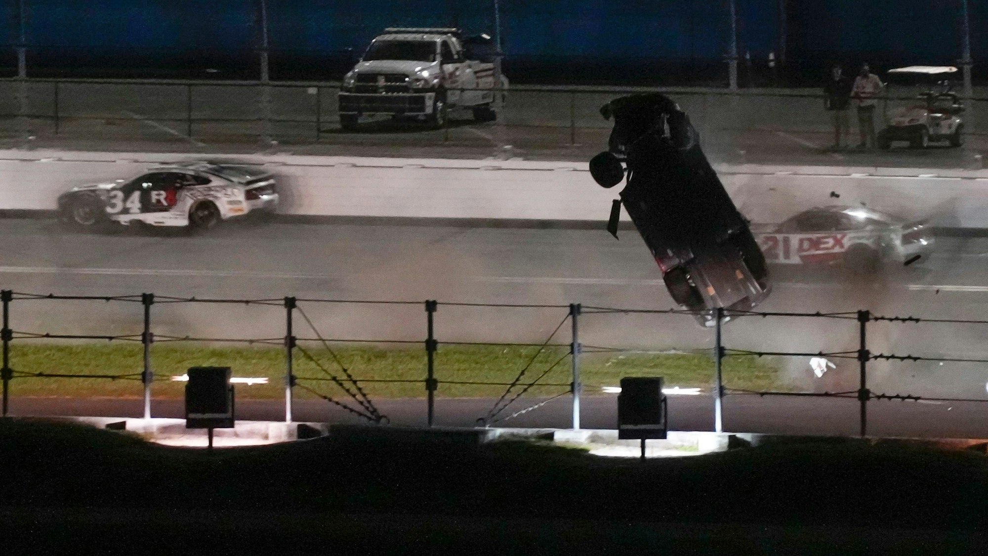 Nascar-Fahrer Ryan Preece überschlägt sich beim „Coke Zero Sugar 400“ in Daytona insgesamt zehnmal.
