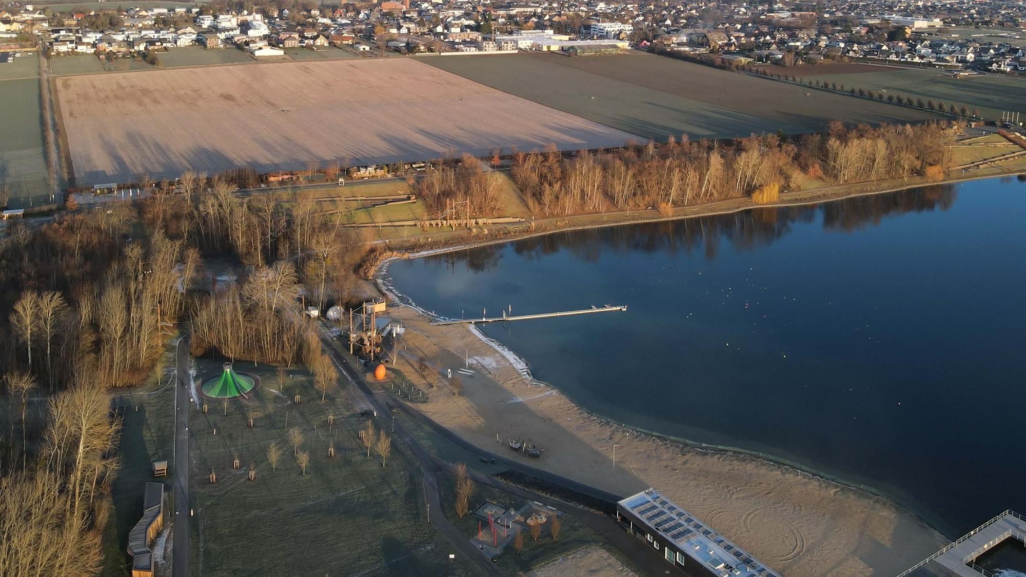 Das Bild zeigt den Zülpicher Seepark aus der Luft.
