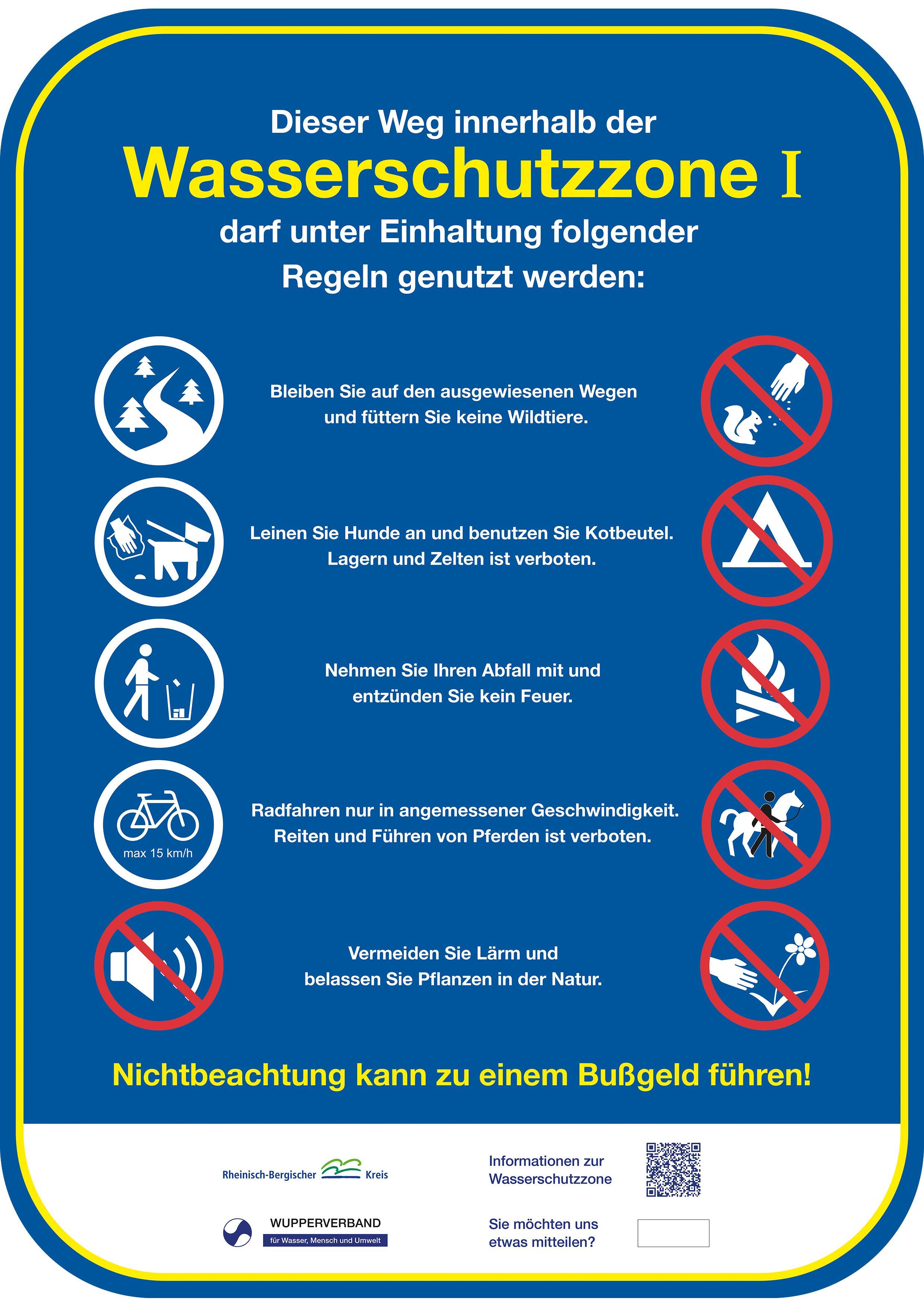 Auf einem Schild wird erklärt, was an der Großen Dhünn-Talsperre erlaub ist und was nicht.