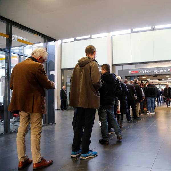 Die KFZ-Zulassung ist Sinnbild für die Verwaltungsreform: Sie öffnet samstags nicht mehr, angeblich mangels Bedarfs.