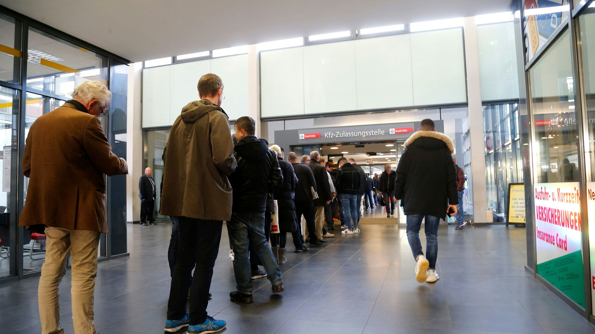 Die KFZ-Zulassung ist Sinnbild für die Verwaltungsreform: Sie öffnet samstags nicht mehr, angeblich mangels Bedarfs.