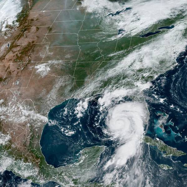 Hurrikan „Idalia“ (M.) zieht über den US-Bundesstaat Florida. Gleichzeitig trifft Hurrikan „Franklin“ auf Bermuda.