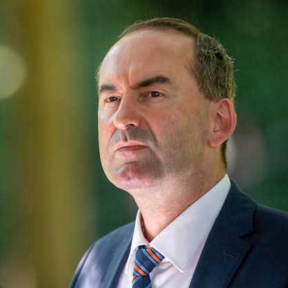 Hubert Aiwanger war in die Kritik geraten, nachdem ein Flugblatt mit antisemitischem Inhalt in Verbindung mit ihm öffentlich gemacht wurde.