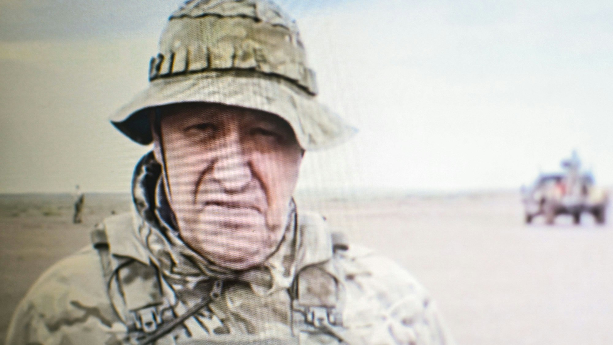 Ein Screenshot zeigt Jewgeni Prigoschin, vermutlich in Afrika. Bislang galt die Aufnahme als die letzte vor dem Tod des Söldnerchefs. Nun hat die Wagner-Gruppe ein weiteres Video Prigoschins veröffentlicht.