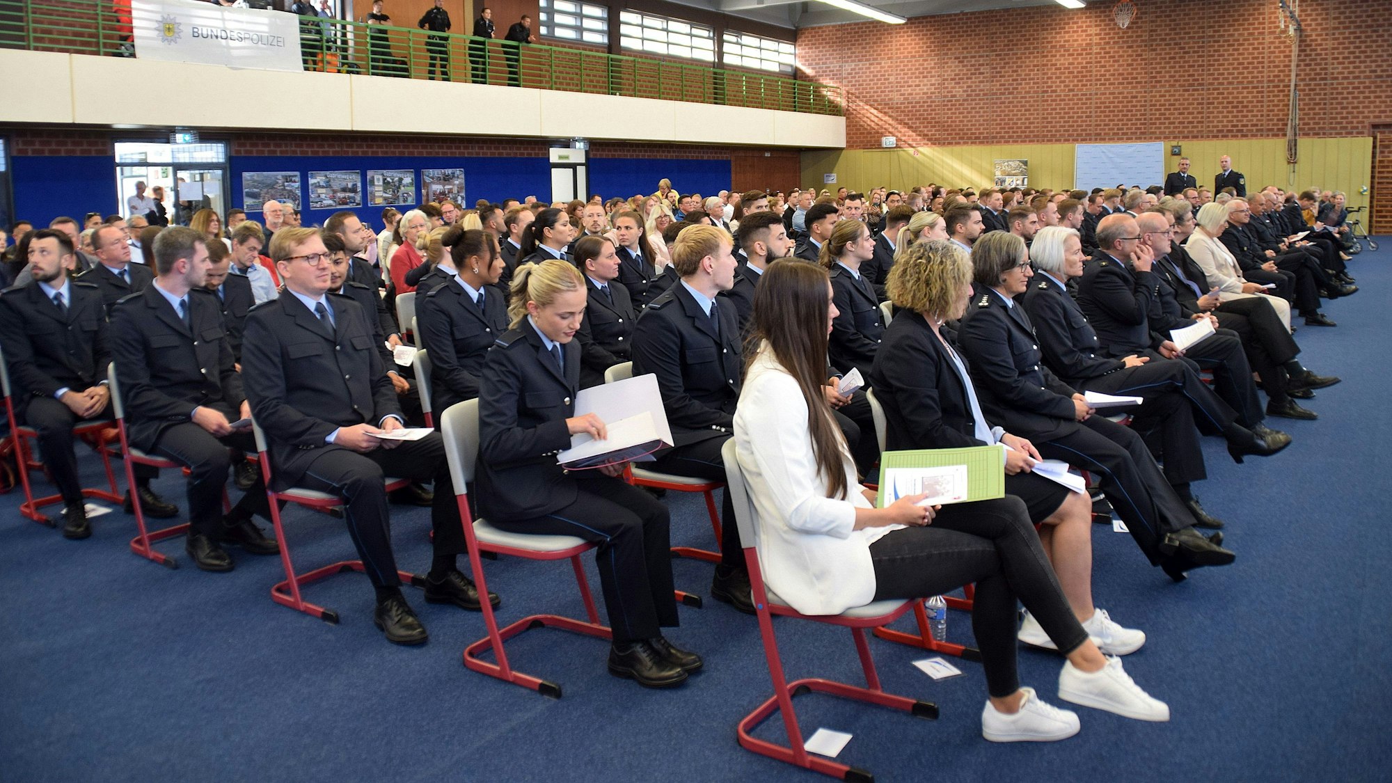1. September 2023 Swisttal-Heimerzheim. Während einer Feierstunde wurden im Bundespolizeiaus-und Fortbildungszentrum der Bundespolizei Swisttal 60 Laufbahnabsolventen feierlich verabschiedet. Foto: Frank Engel-Strebel