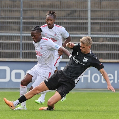 1. FC Köln Amateure (U21) vs. 1. FC Bocholt, Regionalliga West, Saison 2023/24, links: Elias bakatukanda (1. FC Köln), 12.08.2023, Bild: Herbert Bucco