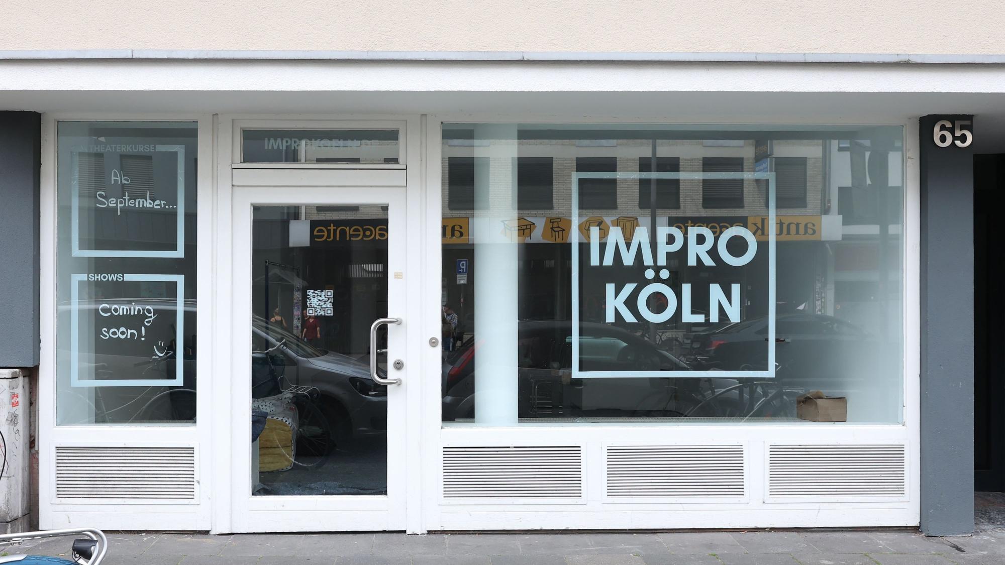 Außenansicht vom Studio A von Impro Köln an der Aachener Straße 65.