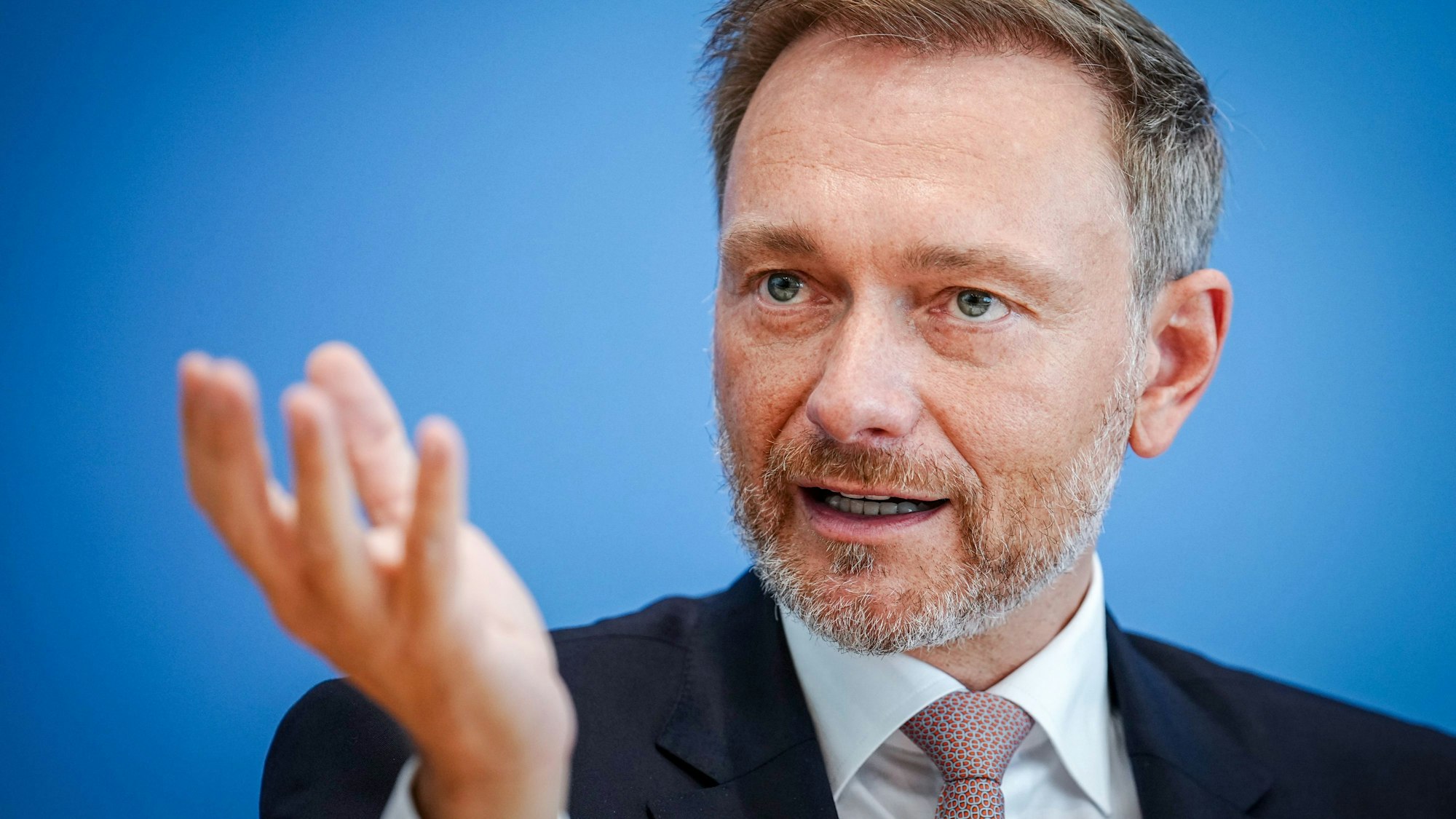 01.07.2022, Berlin: Christian Lindner (FDP), Bundesminister der Finanzen, stellt den Regierungsentwurf für den Bundeshaushalt 2023 und den Finanzplan bis 2026 in der Bundespressekonferenz vor. Foto: Kay Nietfeld/dpa +++ dpa-Bildfunk +++