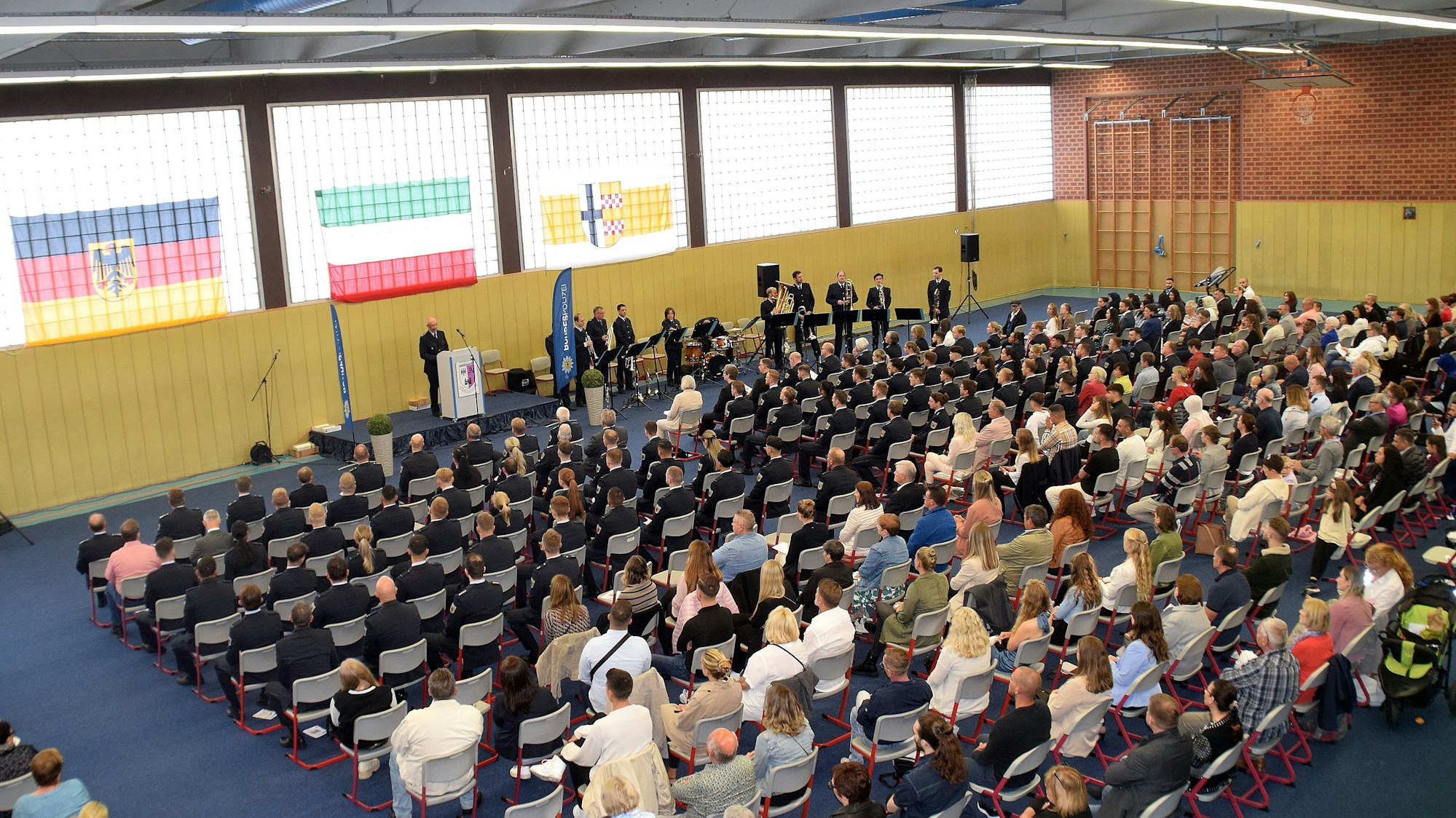 1. September 2023 Swisttal-Heimerzheim. Während einer Feierstunde wurden im Bundespolizeiaus-und Fortbildungszentrum der Bundespolizei Swisttal 60 Laufbahnabsolventen feierlich verabschiedet. Foto: Frank Engel-Strebel