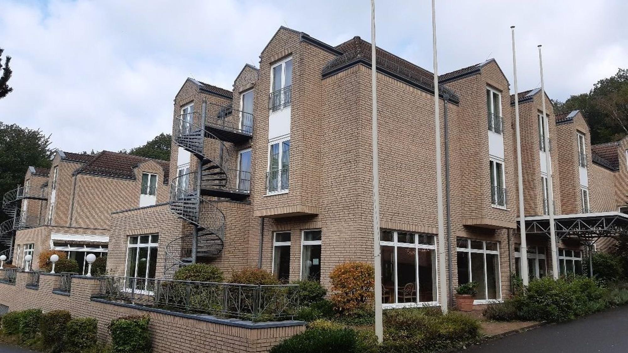 Das Waldhotel Grunge soll abgerissen werden, auf dem Grundstück Mehrfamilienhäuser entstehen.