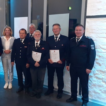 Ehrungen bei der Jahresdienstbesprechung der Feuerwehr Wipperfürth