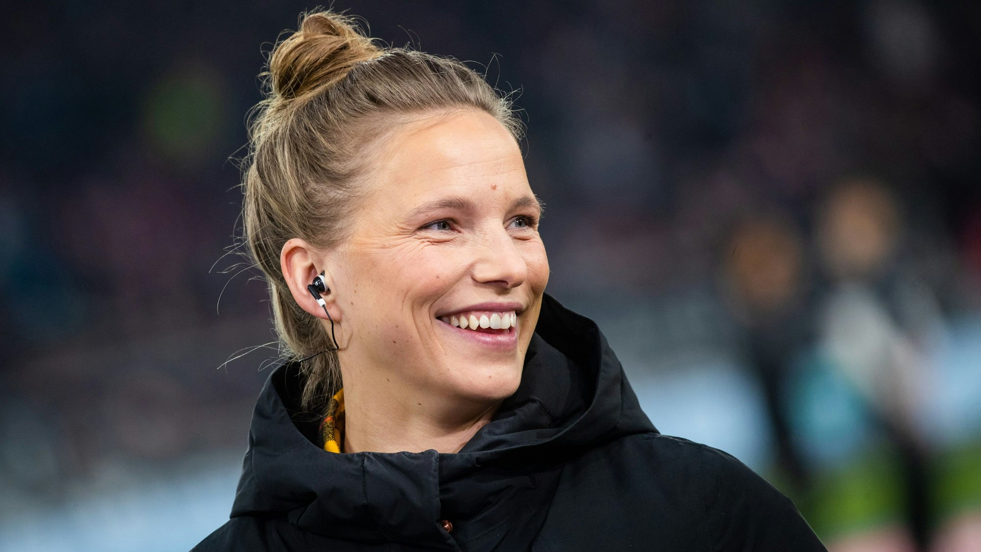 Die Ex-Nationalspielerin setzte am Samstag vor dem Bundesliga-Topspiel ein Zeichen in der Rubiales-Affäre.