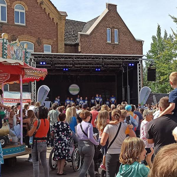 3. September 2023 Bornheim. Gut besucht waren am Wochenende das Gewerbefest "Bornheim Live!" und die Großkirmes. Foto: Frank Engel-Strebel