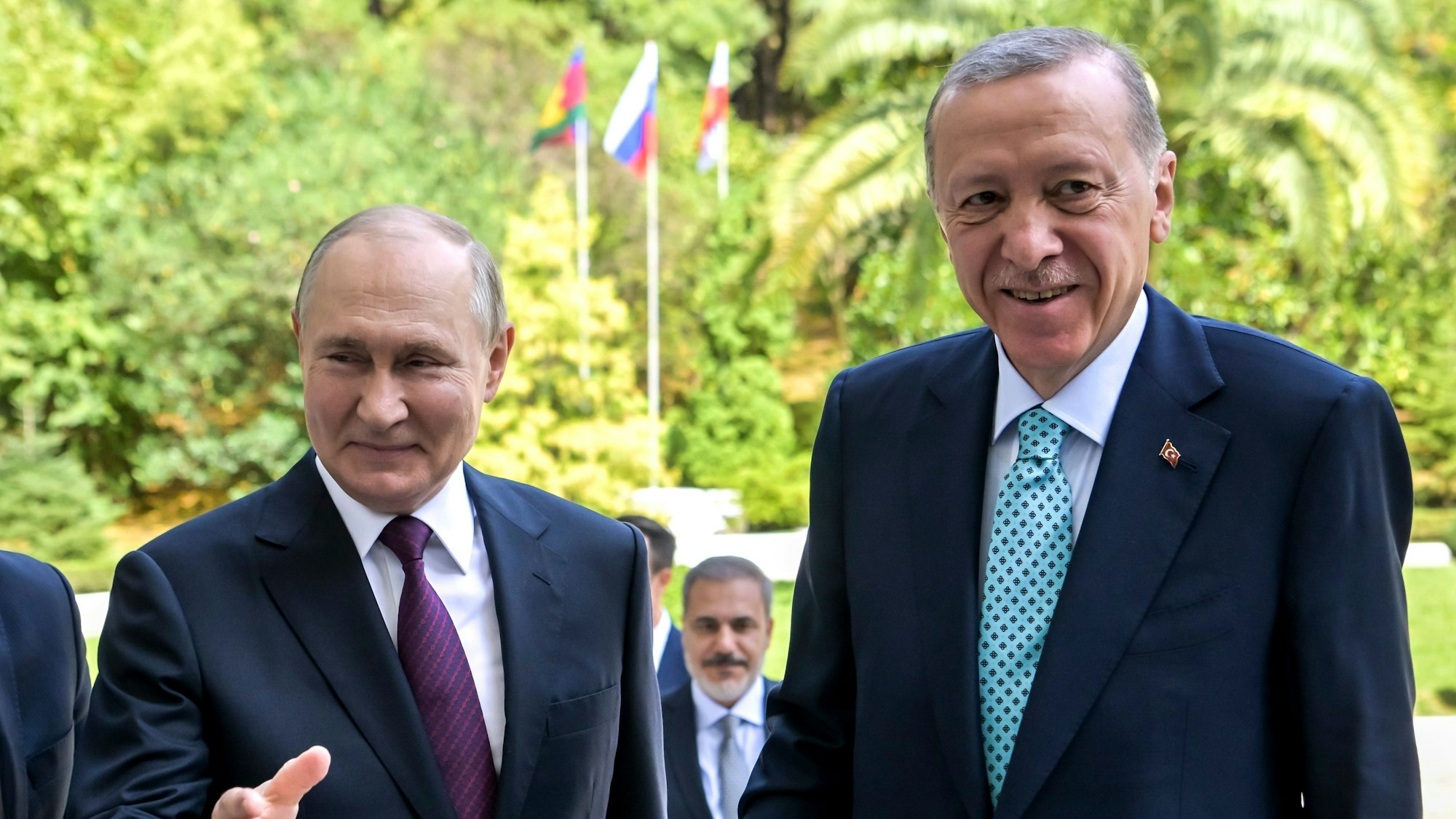 Herzlicher Empfang: In Sotschi haben Recep Tayyip Erdogan (rechts) und Wladimir Putin (ilnks) Einigkeit demonstriert.