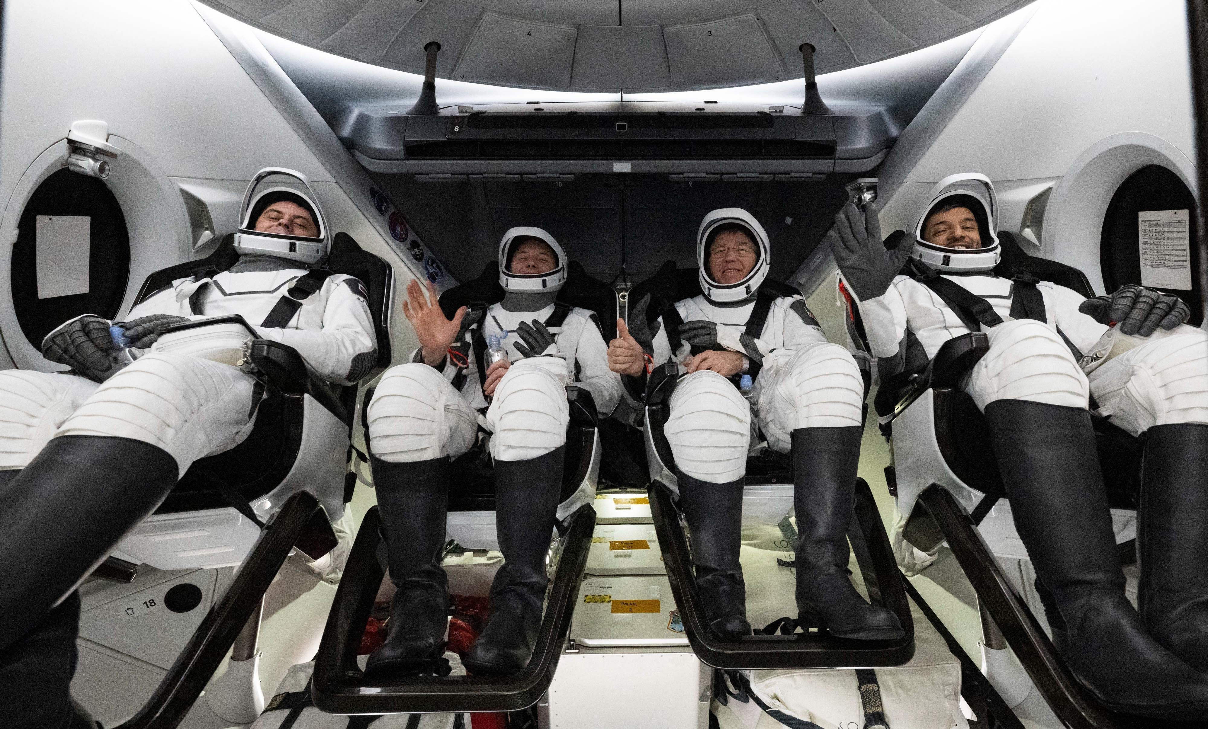 Die US-Amerikaner Stephen Bowen und Warren Hoburg, der Russe Andrej Fedjajew und der Emirati Sultan al-Nijadi waren Anfang März zur Internationalen Raumstation ISS aufgebrochen.