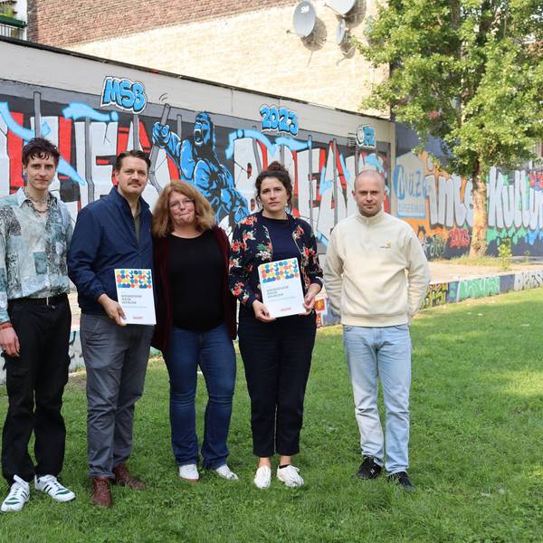 Mülheims Sozialraumkoordinatoren Simon Lenz, Marius Henne, Nadja Oertel, Julia Wellmann und Gerrit Mays (v.l.) klagen über überlastete Beratungsstellen in ihrem Stadtbezirk.