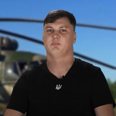 Der russische Pilot Maxim Kuzminow ist laut Angaben des Militärgeheimdienstes der Ukraine übergelaufen und hat sich nun in einem Interview zu seiner Flucht aus Russland geäußert.