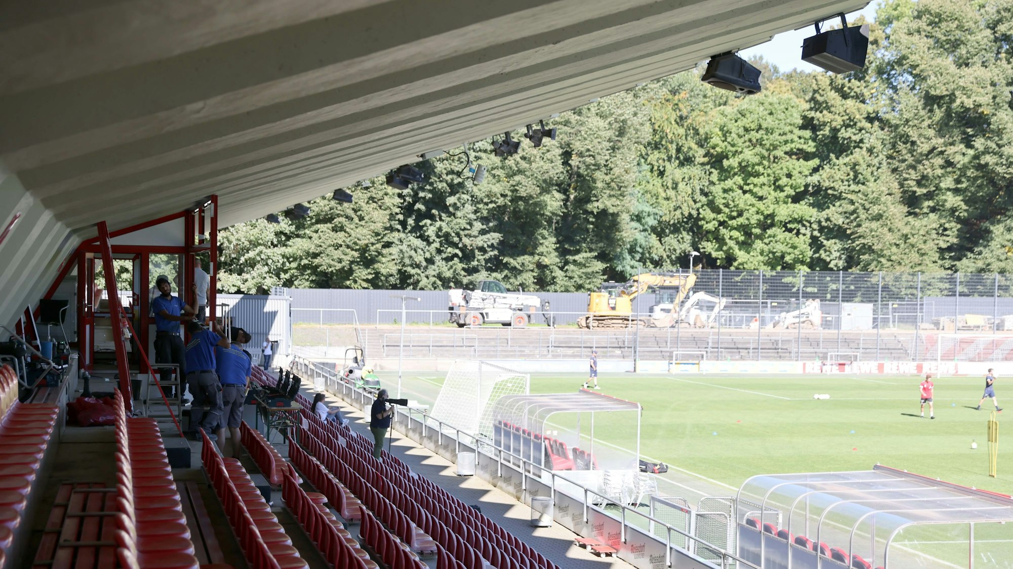 Bauarbeiten am Geißbockheim und Kremer-Stadion