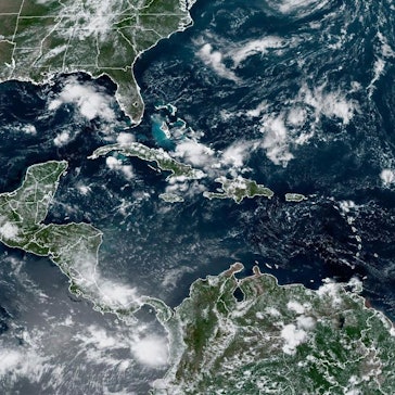 Ein Satellitenbild zeigt Hurrikan Lee über dem Atlantik. Der Tropensturm zieht in Richtung Karibik und US-Ostküste, wo er am Wochenende erwartet wird.