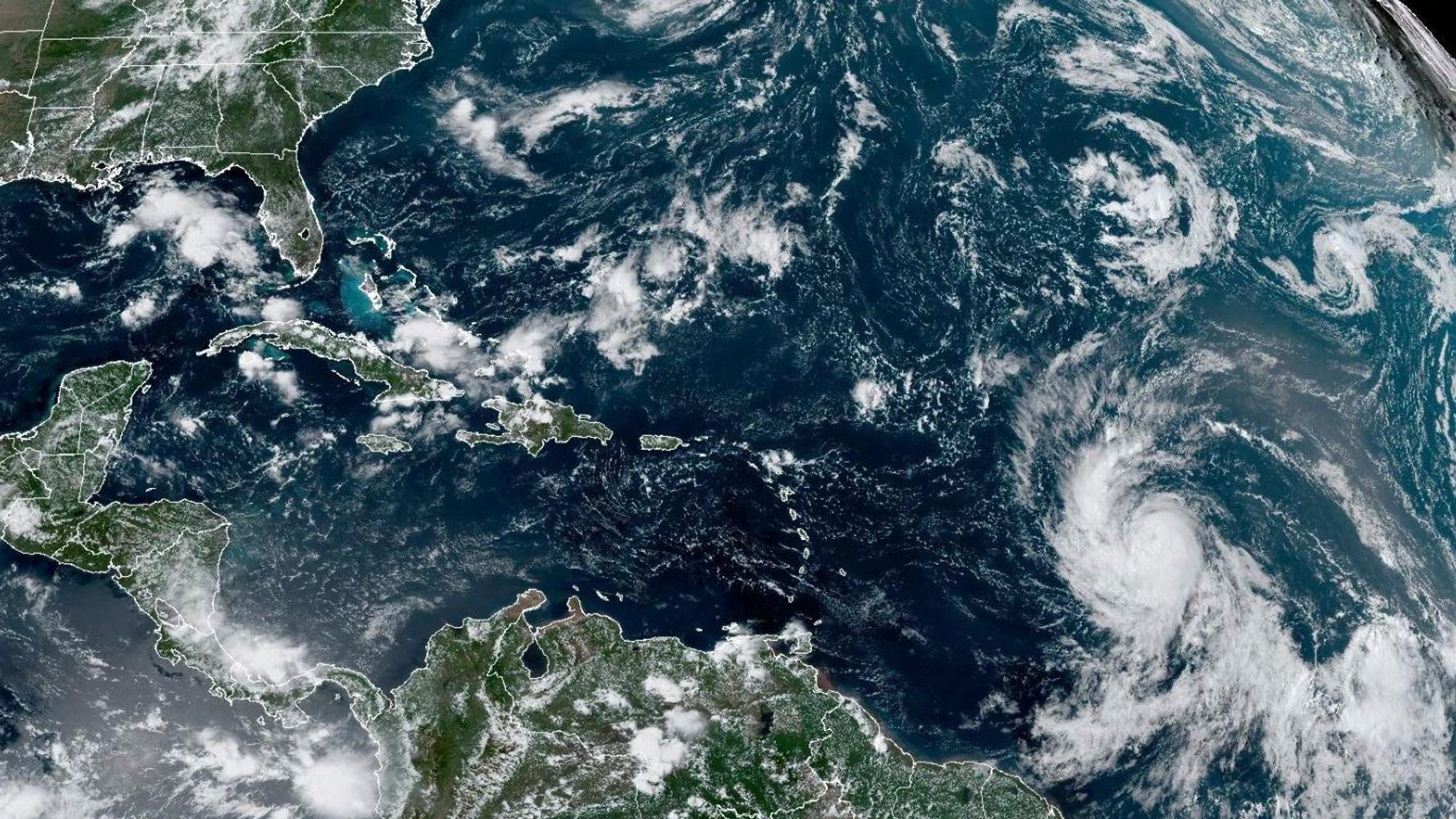 Ein Satellitenbild zeigt Hurrikan Lee über dem Atlantik. Der Tropensturm zieht in Richtung Karibik und US-Ostküste, wo er am Wochenende erwartet wird.