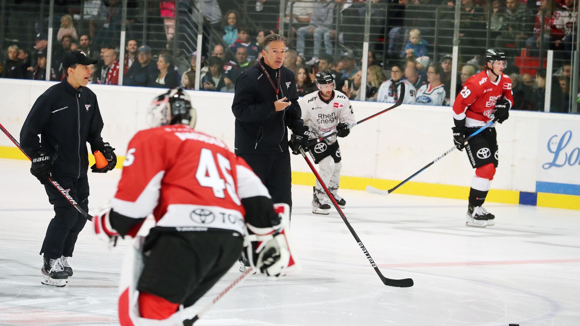 KEC Die Haie, Eishockey DEL, Training, Trainer Uwe Krupp (Haie), 06.08.2023, Foto: Herbert Bucco
