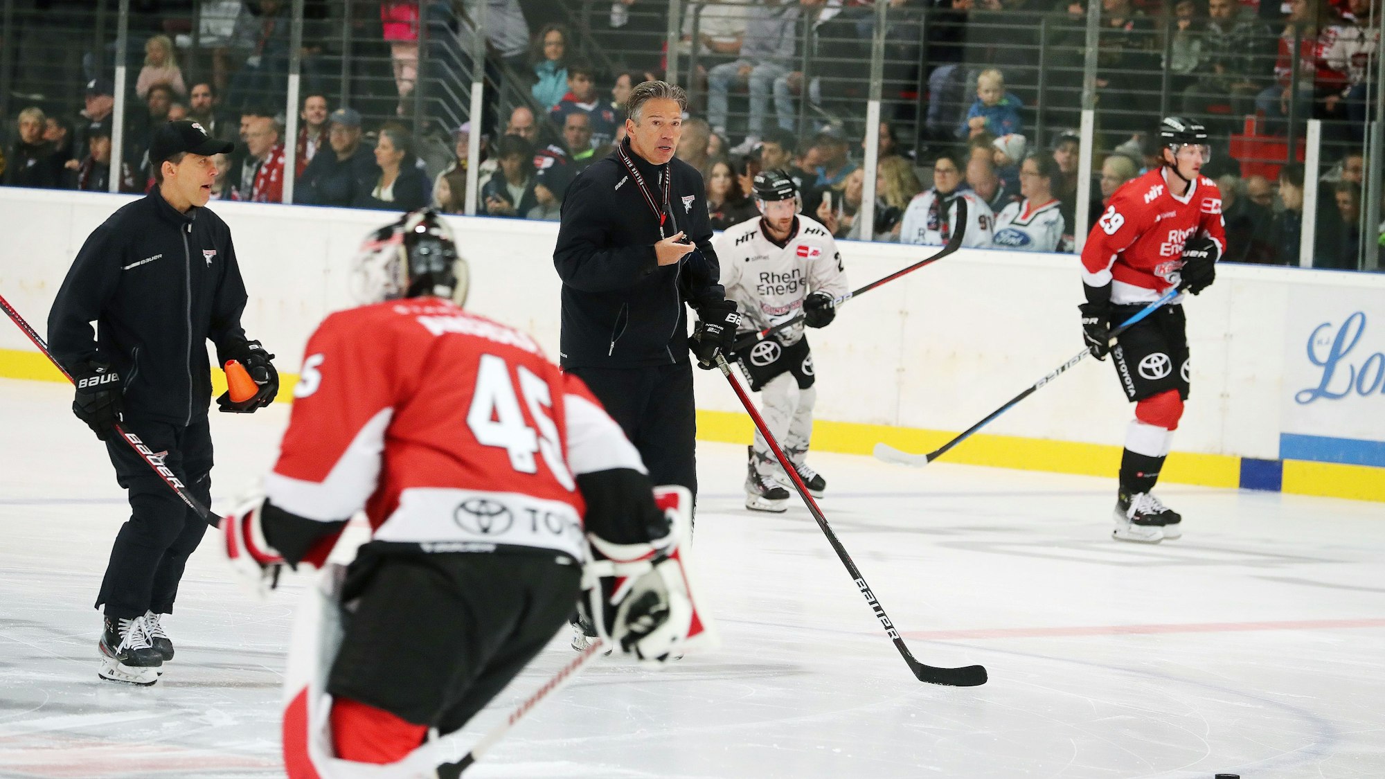 KEC Die Haie, Eishockey DEL, Training, Trainer Uwe Krupp (Haie), 06.08.2023, Foto: Herbert Bucco