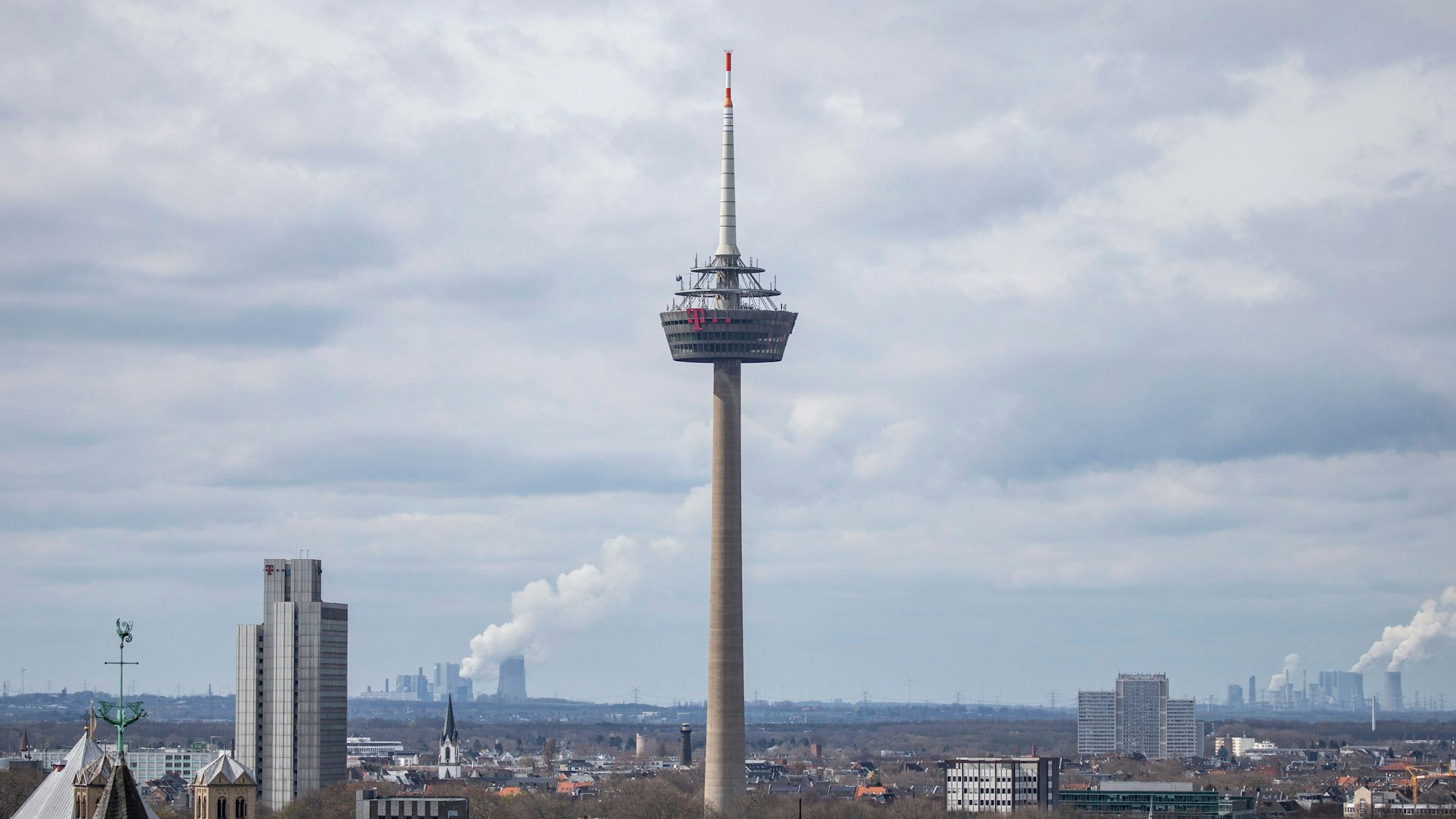 Der denkmalgeschützte Colonius ist der höchste Funkturm in NRW.