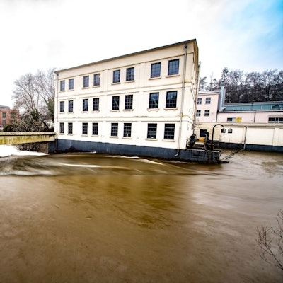 Das Foto zeigt die Wupper am alten Radium-Wupperwehr in Wipperfürth