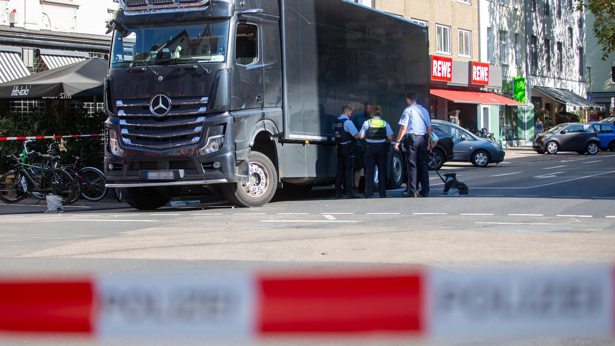 Der Unfall mit dem LKW ereignete sich am Freitagnachmittag auf der Sülzburgstraße.
