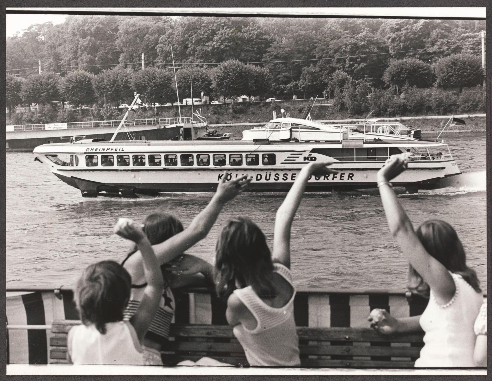 Köln -Das Tragflügelboot Rheinpfeil