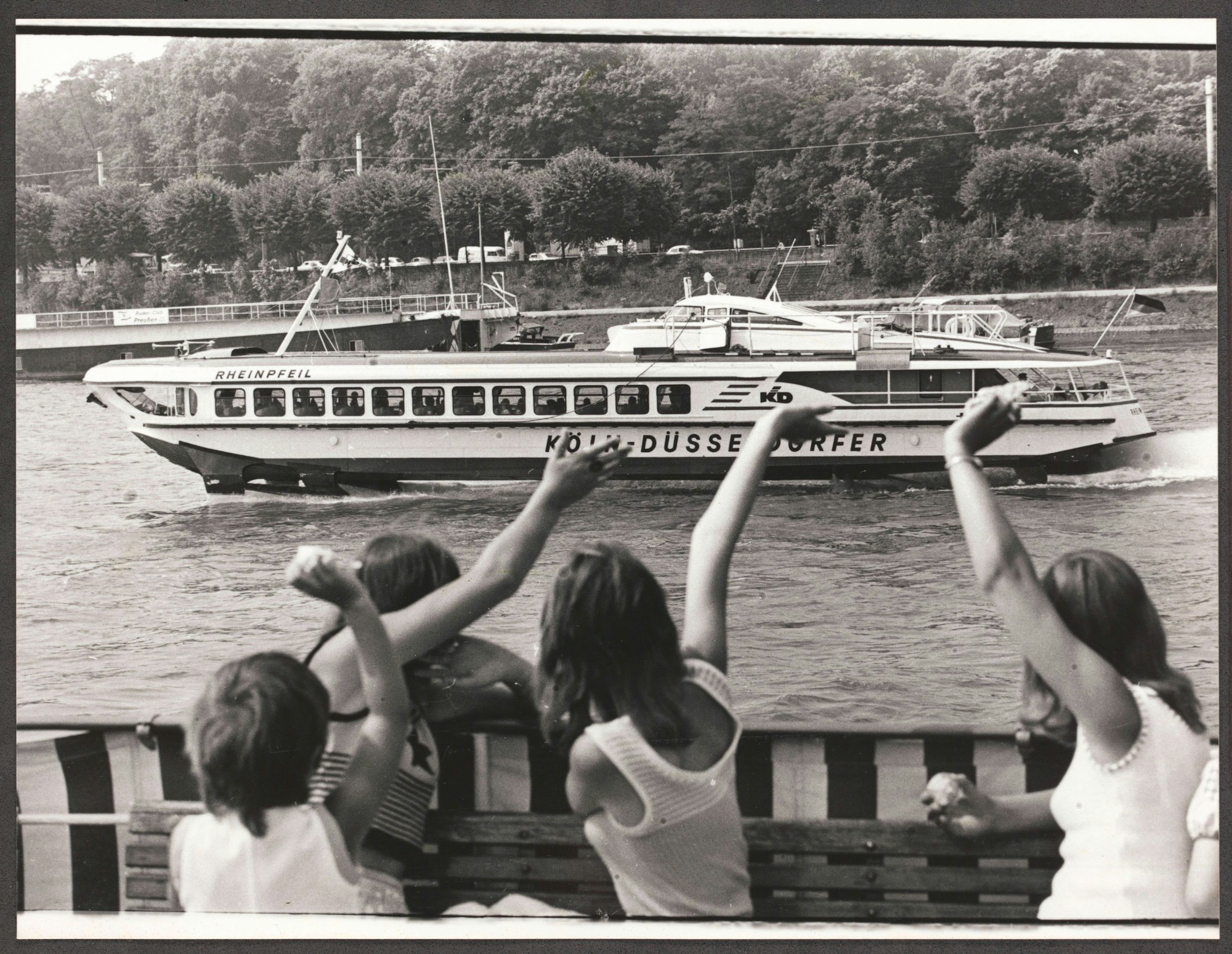 Köln -Das Tragflügelboot Rheinpfeil