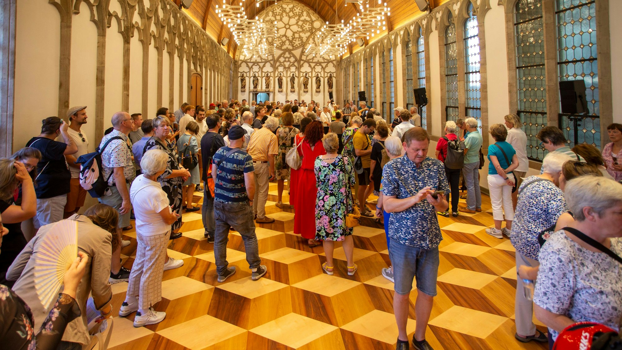 Einblicke in den Hansasaal des Rathauses inklusive des exklusiven Parketts.